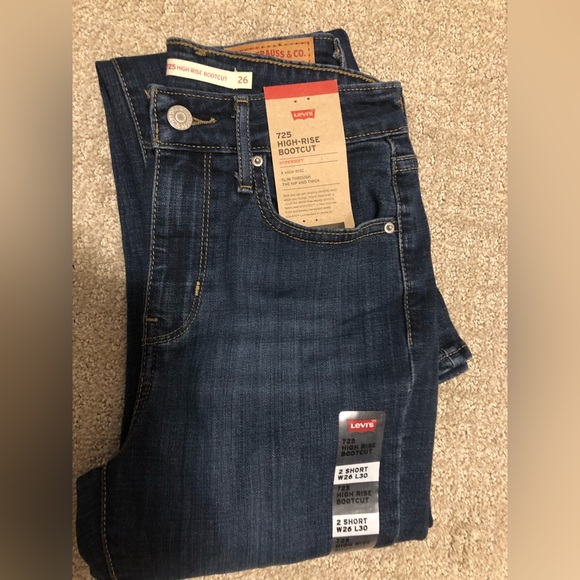 Levi 725 high rise boot cut w26 L30 BNWT - Picture 4 of 5
